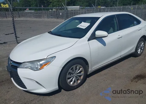 2017 Toyota Camry Le z USA, uszkodzony, nr VIN 4T1BF1FK2HU720907